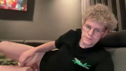 Sven online show from November 2025 09:36:02 PM