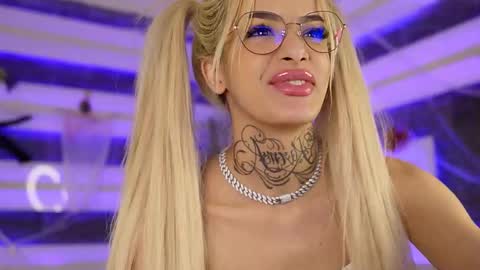 blondie_muller online show from November 2025 09:04:02 PM