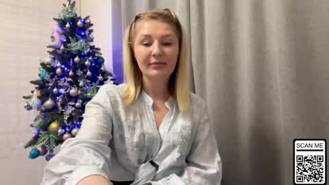 Snapshot of blondie_xoxoxo chatting on December 2025 03:19:02 PM blondie_xoxoxo online show from December 2025 03:19:02 PM