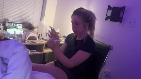 Snapshot of blondieangel11 chatting on May 2026 07:02:02 AM blondieangel11 online show from May 2026 07:02:02 AM
