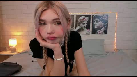 Snapshot of blondy_fina chatting on September 2025 04:36:02 AM blondy_fina online show from September 2025 04:36:02 AM