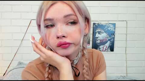 Snapshot of blondy_fina chatting on September 2025 05:01:02 AM blondy_fina online show from September 2025 05:01:02 AM