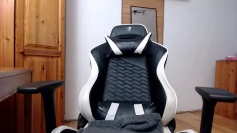 blondyelena online show from March 2026 07:25:01 AM