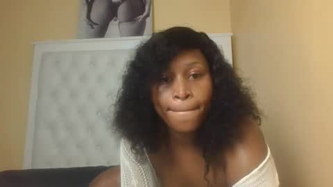 Snapshot of blondykiki chatting on October 2025 03:33:01 PM Blondykiki online show from October 2025 03:33:01 PM