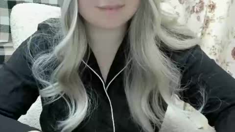 Snapshot of blondymargaret chatting on March 2025 01:38:02 PM blondymargaret online show from March 2025 01:38:02 PM