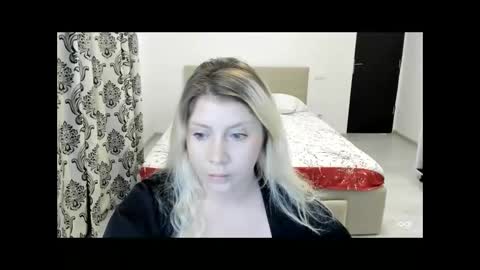 Snapshot of blondysarah chatting on February 2026 10:33:01 PM blondysarah online show from February 2026 10:33:01 PM