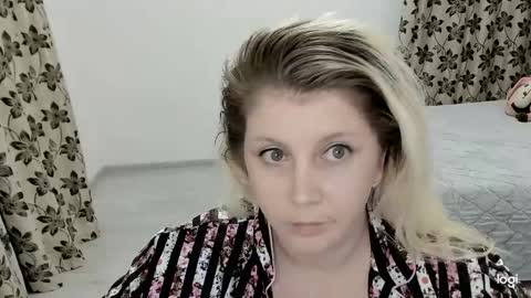 Snapshot of blondysarah chatting on March 2026 09:28:01 PM blondysarah online show from March 2026 09:28:01 PM