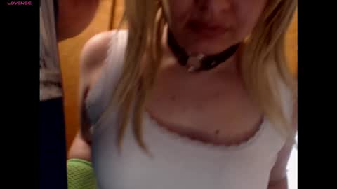 Snapshot of blontsex chatting on January 2025 07:03:01 PM Blontsex online show from January 2025 07:03:01 PM