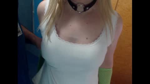 Snapshot of blontsex chatting on February 2025 04:56:02 PM Blontsex online show from February 2025 04:56:02 PM