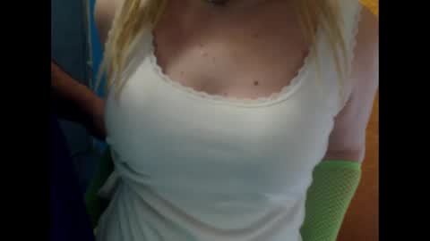Snapshot of blontsex chatting on February 2025 06:11:02 PM Blontsex online show from February 2025 06:11:02 PM