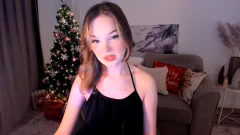 Snapshot of bloomingheart chatting on December 2025 07:53:01 PM Sophia online show from December 2025 07:53:01 PM