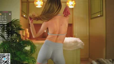 Elly online show from April 2026 04:10:02 PM