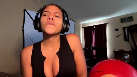 blueaby1 online show from October 2025 08:07:01 PM