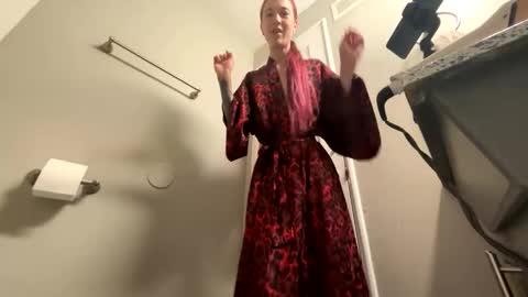 Snapshot of bluebloodednorsewitch chatting on December 2024 04:08:02 PM bluebloodednorsewitch online show from December 2024 04:08:02 PM