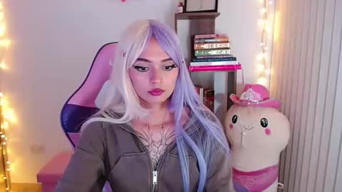 Snapshot of bluee_v chatting on October 2025 01:11:01 AM Im Abril .. Nice to meet you thumb up me please its important INDEPENDENT MODEL online show from October 2025 01:11:01 AM