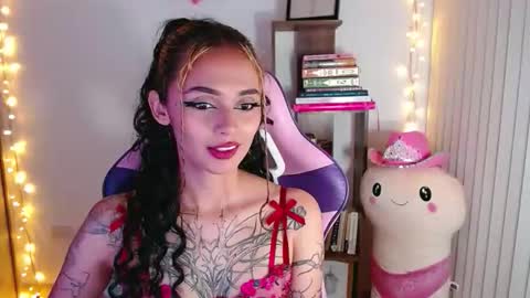 Snapshot of bluee_v chatting on October 2025 01:20:01 AM Im Abril .. Nice to meet you thumb up me please its important INDEPENDENT MODEL online show from October 2025 01:20:01 AM