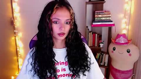 Snapshot of bluee_v chatting on November 2025 01:59:02 AM Im Abril .. Nice to meet you thumb up me please its important INDEPENDENT MODEL online show from November 2025 01:59:02 AM