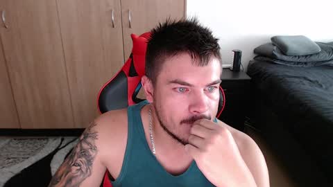 blueeyeboy0 online show from January 2025 12:43:01 PM