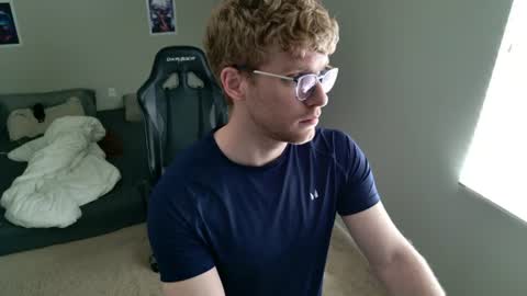 Snapshot of blueeyedtallguy chatting on July 2026 10:16:01 PM blueeyedtallguy online show from July 2026 10:16:01 PM