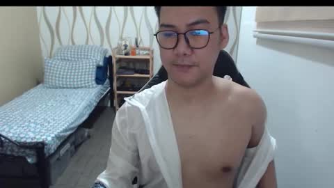 Snapshot of blueranger27 chatting on March 2026 02:08:02 AM Andy Tan online show from March 2026 02:08:02 AM