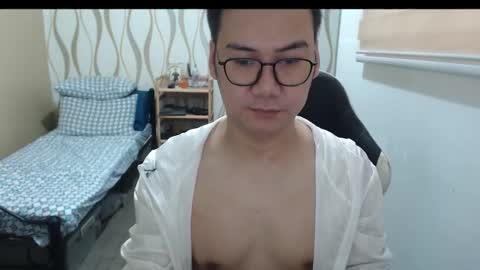 Snapshot of blueranger27 chatting on March 2026 10:27:02 PM Andy Tan online show from March 2026 10:27:02 PM