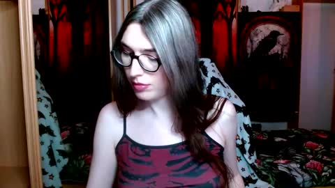 Snapshot of bluerose98 chatting on November 2025 09:03:02 PM Bluerose online show from November 2025 09:03:02 PM