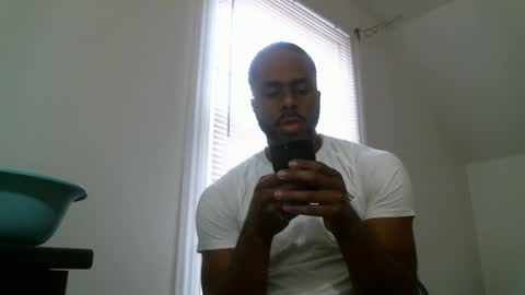 Snapshot of bluffin_mcmuffin chatting on November 2025 02:28:01 PM bluffin_mcmuffin online show from November 2025 02:28:01 PM