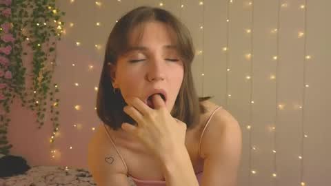 Snapshot of blush_and_breathe chatting on May 2026 06:21:02 AM blush_and_breathe online show from May 2026 06:21:02 AM