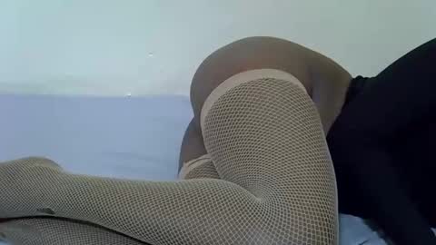 Snapshot of blushing_bunny chatting on October 2025 05:35:01 PM Bunny online show from October 2025 05:35:01 PM