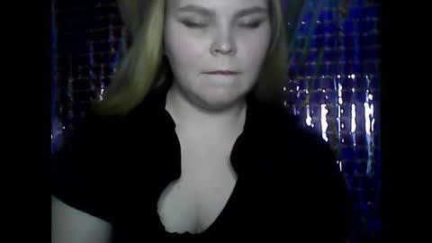 blushing_star online show from March 2025 05:45:01 PM