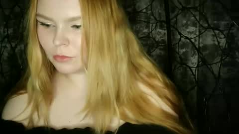 blushing_star online show from September 2025 04:31:02 PM