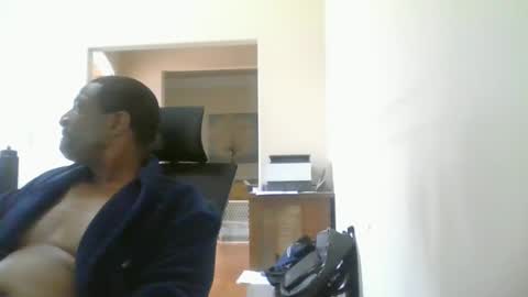 bluuthunder1914 online show from December 2024 05:08:02 PM