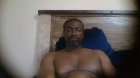 bluuthunder1914 online show from November 2025 12:21:02 AM