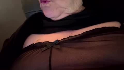 Snapshot of bobbiesucks69 chatting on October 2025 04:22:01 PM bobbiesucks69 online show from October 2025 04:22:01 PM