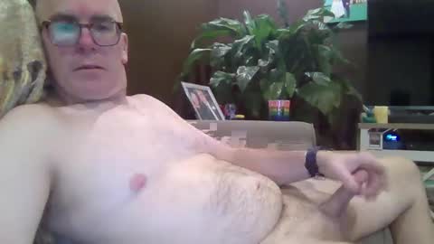 bobblehead31382 online show from December 2025 12:07:01 AM