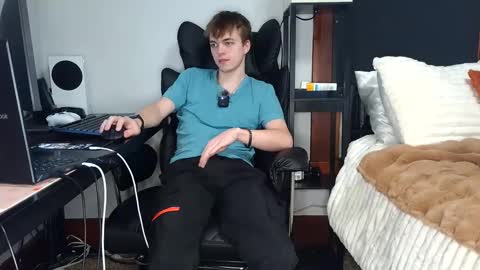 bobby72738 online show from September 2025 03:28:01 AM