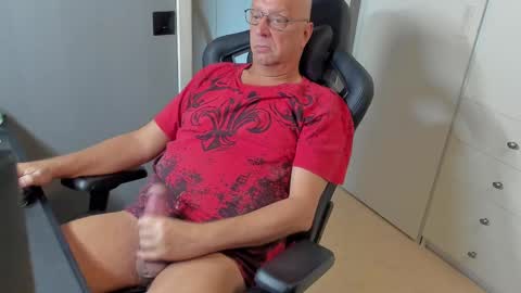 bobo_k online show from February 2025 12:54:02 PM