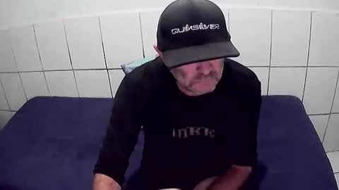 Cesar Augusto Pierdona online show from December 2025 05:09:01 PM