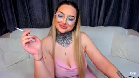 Amy online show from November 2025 06:01:02 PM