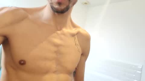 Snapshot of bomale89 chatting on February 2025 01:40:01 PM bomale89 online show from February 2025 01:40:01 PM