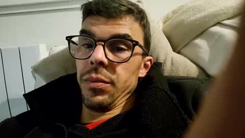 Snapshot of bomale89 chatting on February 2025 10:25:01 PM bomale89 online show from February 2025 10:25:01 PM