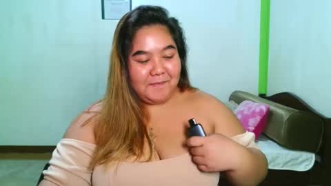 Snapshot of bombastic_darla chatting on March 2026 04:39:02 PM bombastic_darla online show from March 2026 04:39:02 PM