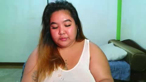 Snapshot of bombastic_darla chatting on April 2026 05:19:01 AM bombastic_darla online show from April 2026 05:19:01 AM