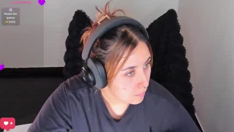 Bonnie Help me reach 500 likes online show from February 2026 07:53:02 PM