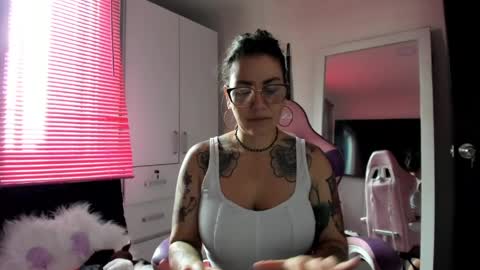 Snapshot of bonnie_ray40 chatting on April 2026 07:03:02 PM bonnie online show from April 2026 07:03:02 PM