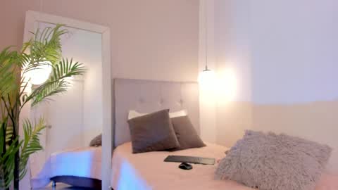 bonnieand_clyde22 online show from June 2026 10:23:01 PM