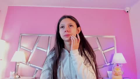 Snapshot of bonniepark_ chatting on January 2025 12:08:01 PM Bonnie online show from January 2025 12:08:01 PM