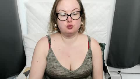 Bonnie online show from March 2026 07:42:01 AM