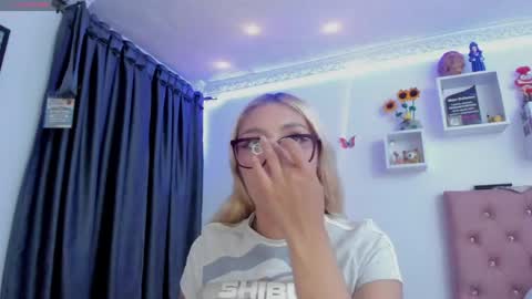 Snapshot of bonny_clyde_xx_ chatting on May 2026 06:42:02 AM Soffy Brooks Independent model online show from May 2026 06:42:02 AM