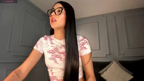 Snapshot of bonnyrosex chatting on December 2025 08:05:02 PM Bonny online show from December 2025 08:05:02 PM